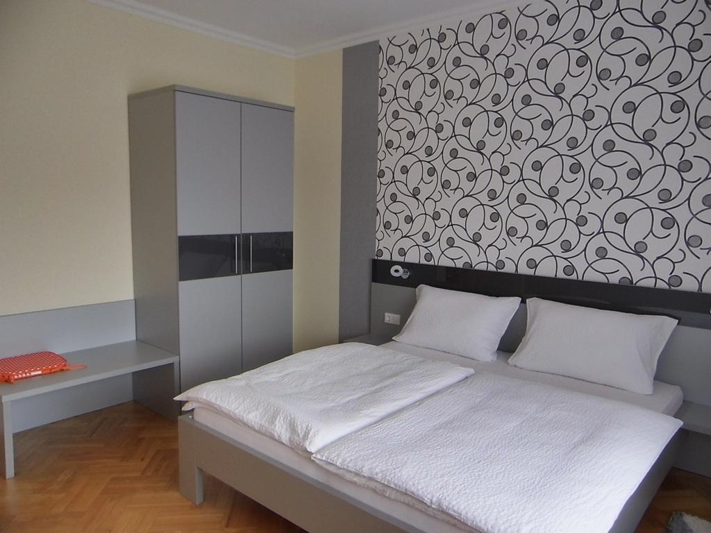 Alfa Apartman Sarvar Room photo